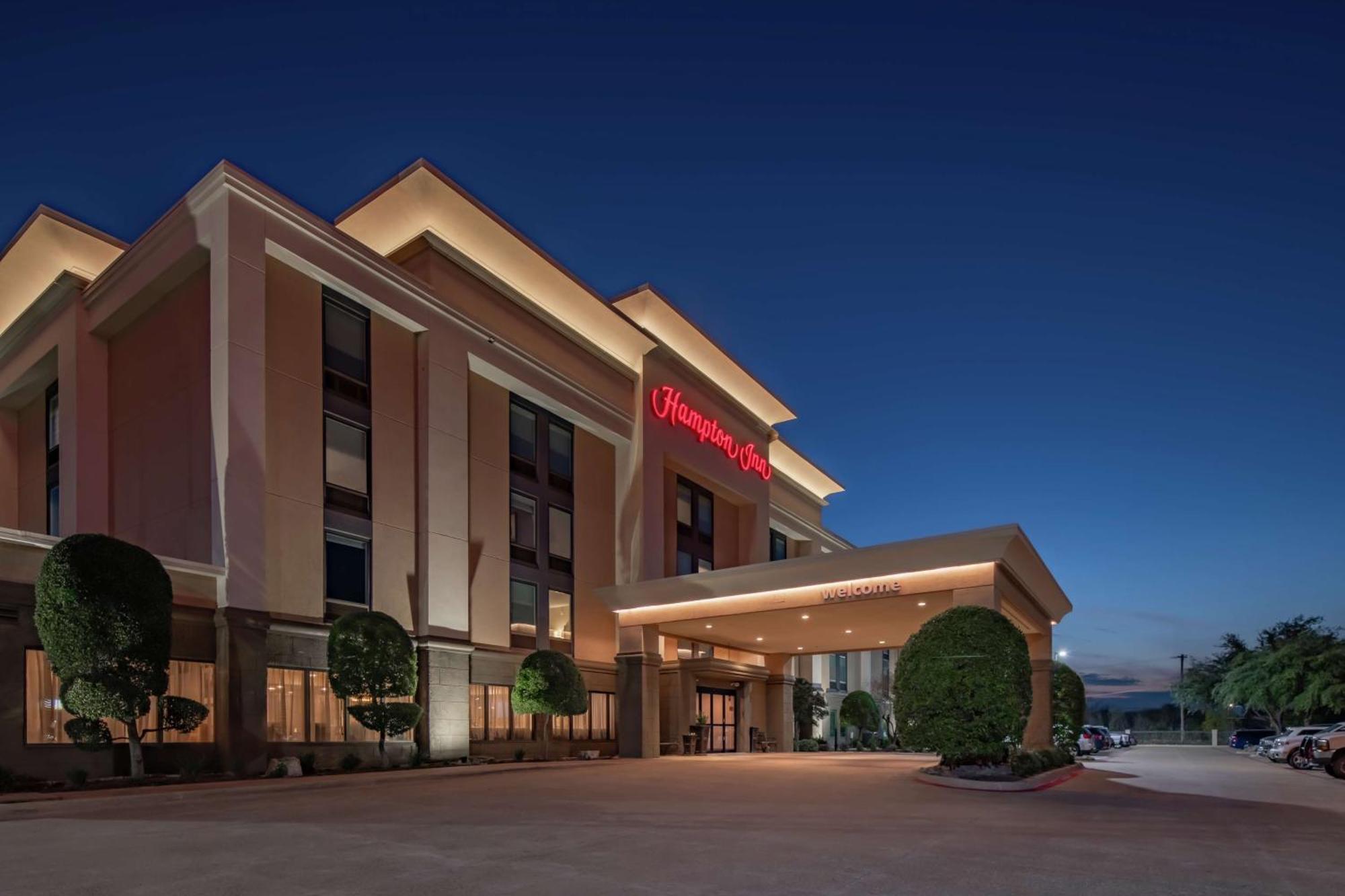 Hampton Inn Waco North Экстерьер фото