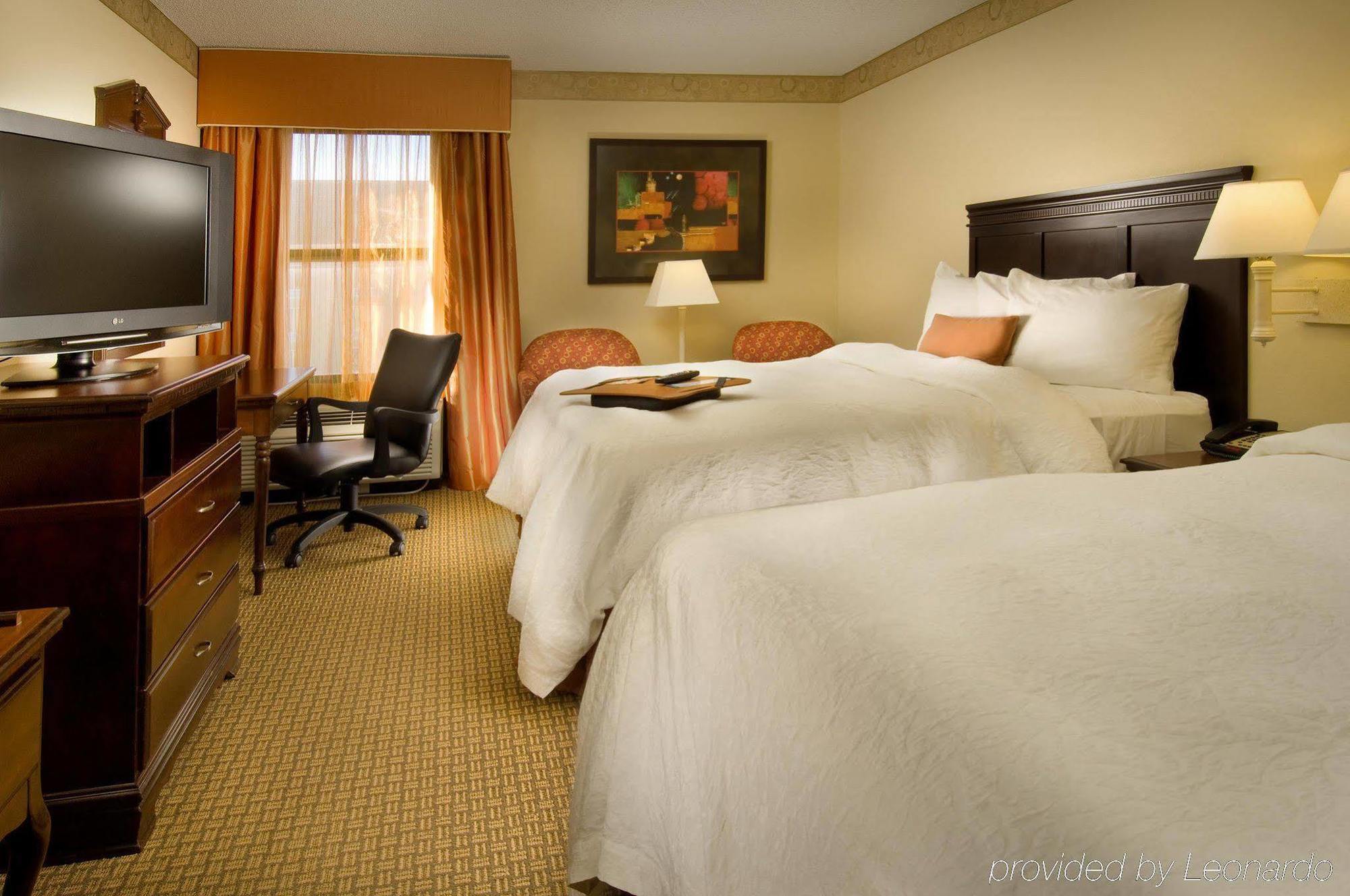 Hampton Inn Waco North Номер фото