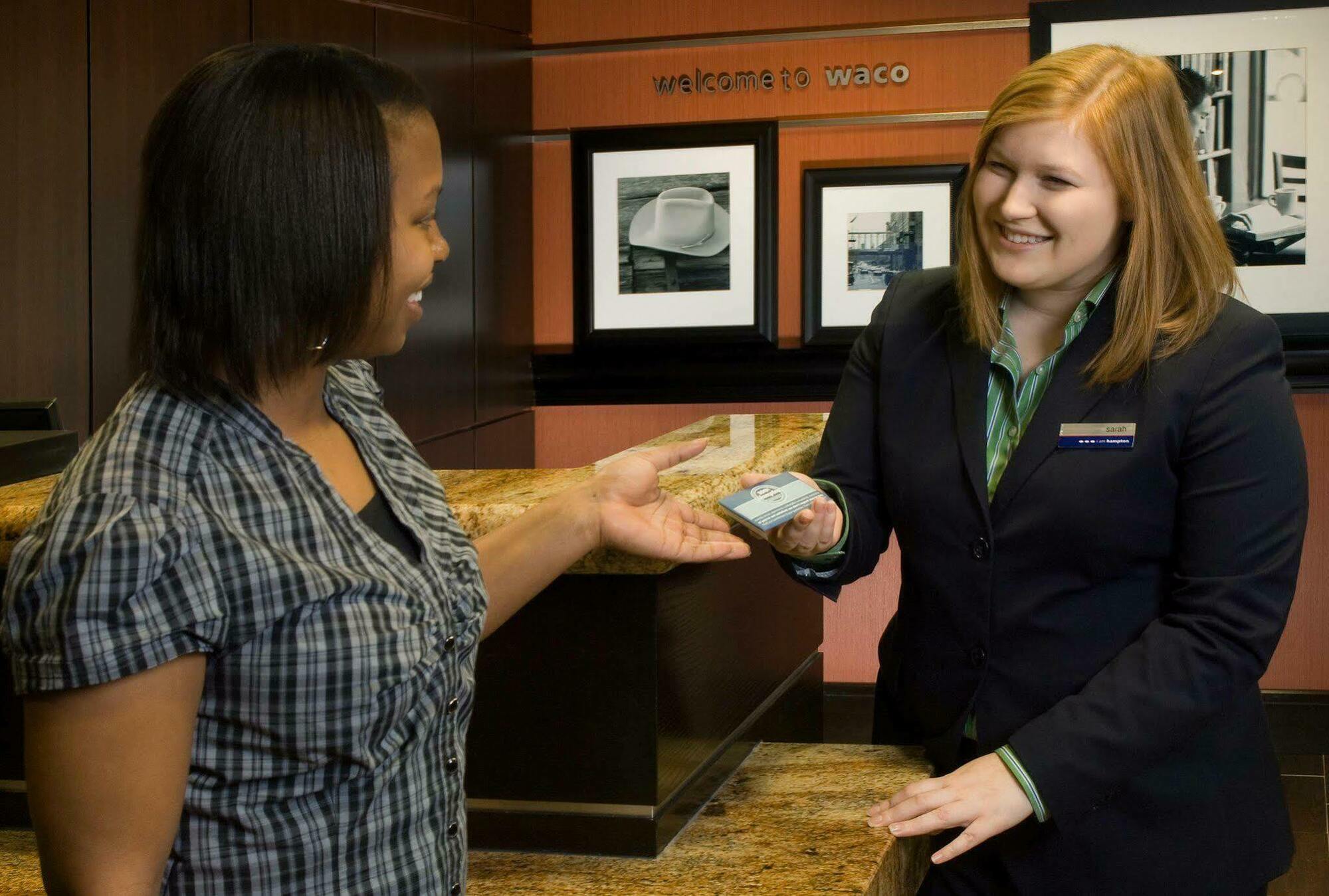 Hampton Inn Waco North Экстерьер фото