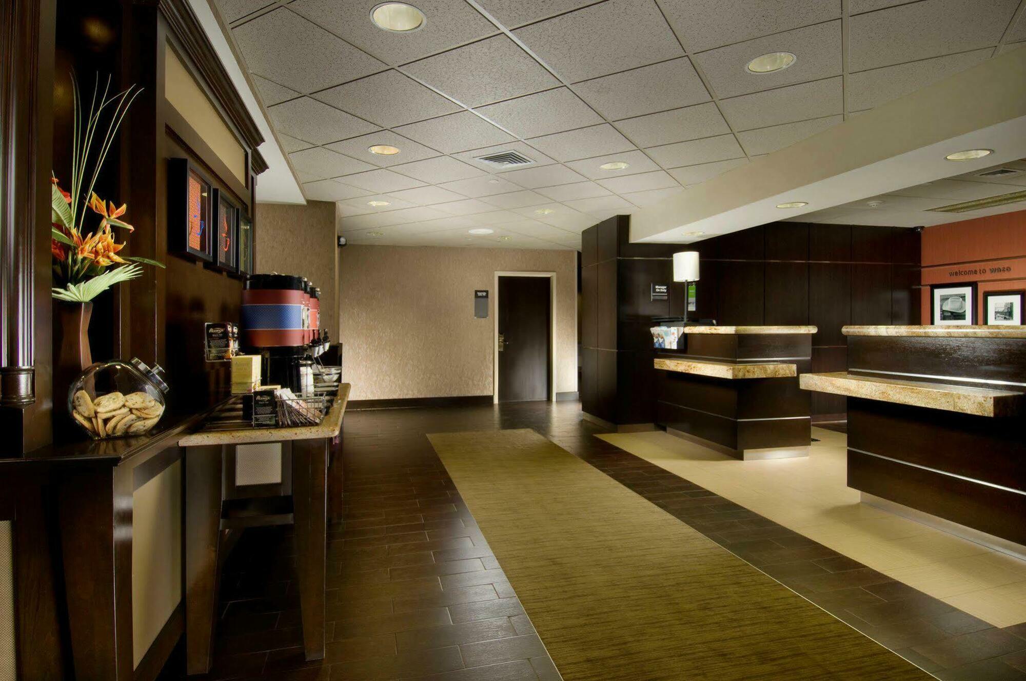 Hampton Inn Waco North Экстерьер фото
