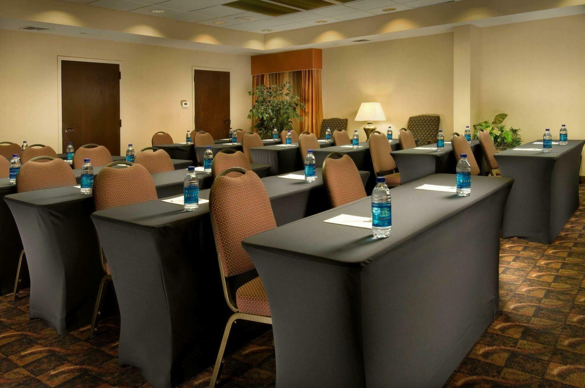 Hampton Inn Waco North Экстерьер фото